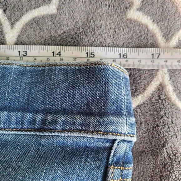 Spanx Flare Leg Pull-On Jeans Size L High Rise Light Blue Stretchy Slimming Euc - Picture 5 of 10